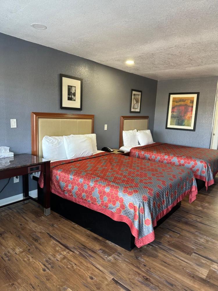 Queen Room with Two Queen Beds interior